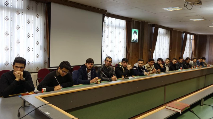 تجلیل از دانشجویان فعال فرهنگی به مناسبت همکاری در برگزاری مراسم روز دانشجو