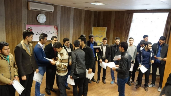 تجلیل از دانشجویان فعال فرهنگی به مناسبت همکاری در برگزاری مراسم روز دانشجو