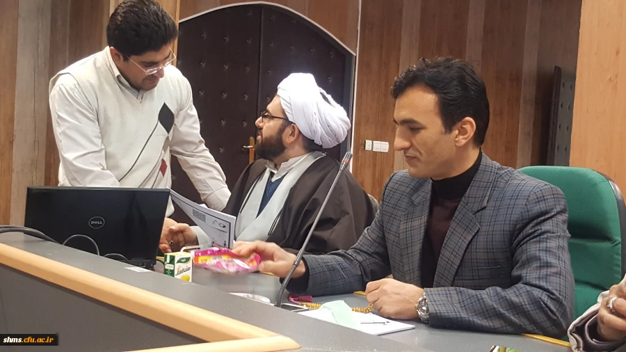 جلسه هم اندیشی اساتید و کارکنان برگزار شذ 11