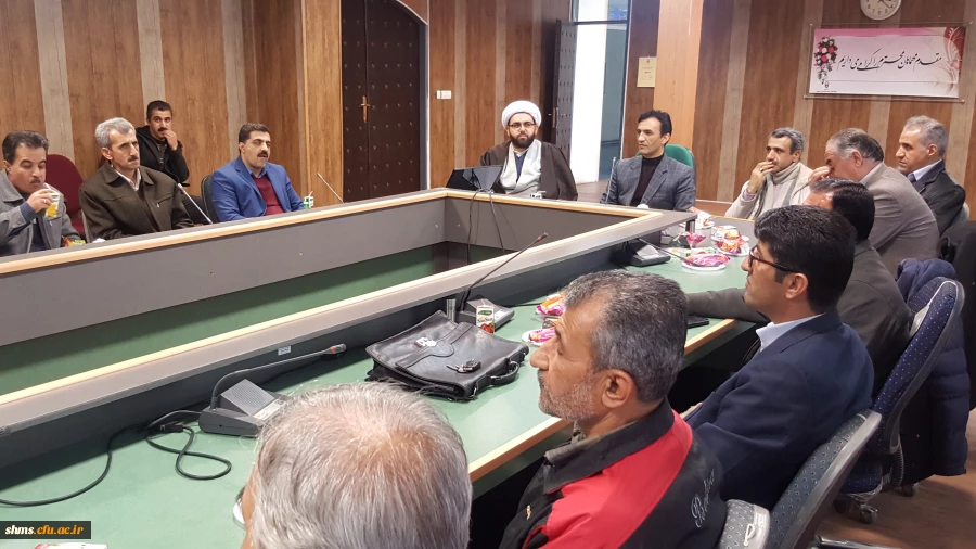 جلسه هم اندیشی اساتید و کارکنان برگزار شذ 19