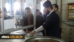 توزیع غذا توسط اعضای کانون سلامت و شورای صنفی پردیس شهید مدرس سنندج