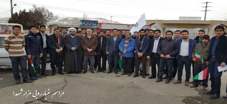 غبارروبی مزار شهدای سنندج توسط کارکنان و  دانشجویان پردیس شهید مدرس سنندج 3