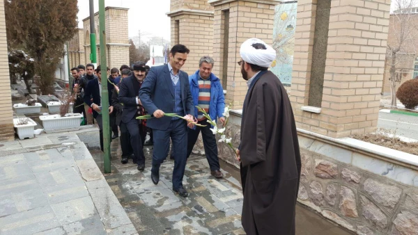 غبارروبی مزار شهدای سنندج توسط کارکنان و  دانشجویان پردیس شهید مدرس سنندج 9