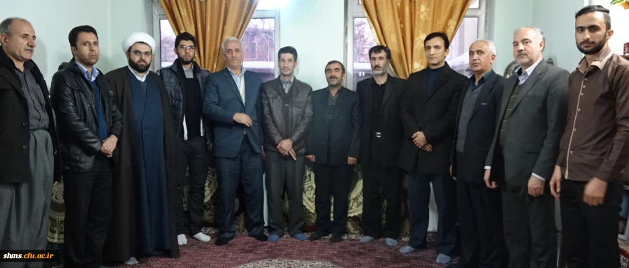 دیدار دکتر مسعود الماسی با خانواده معلم شهید محمد علی حق وردی