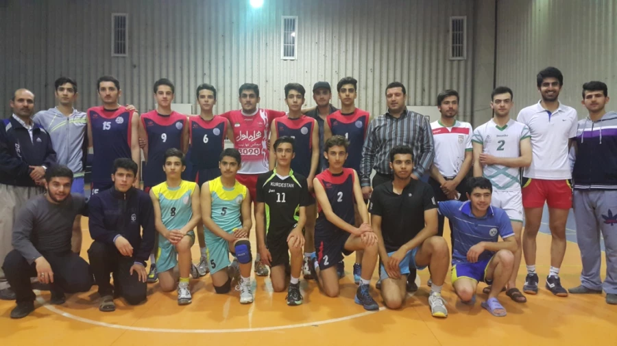 برگزاری مسابق دوستانه والیبال به مناسبت گرامیداشت مقام شامخ معلم 7