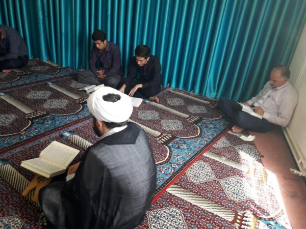 جلسه قرائت قرآن در ماه مبارک رمضان 3