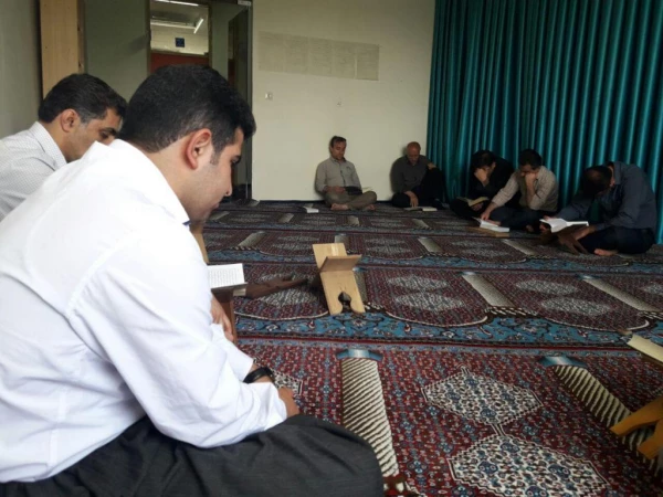 جلسه قرائت قرآن در ماه مبارک رمضان 5