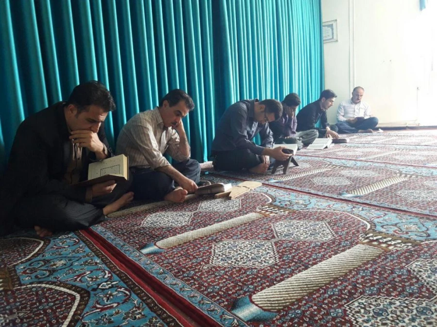 جلسه قرائت قرآن در ماه مبارک رمضان 7