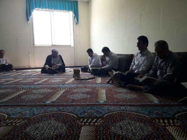 جلسه قرائت قرآن در ماه مبارک رمضان 9