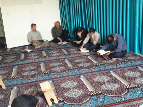 جلسه قرائت قرآن در ماه مبارک رمضان 10