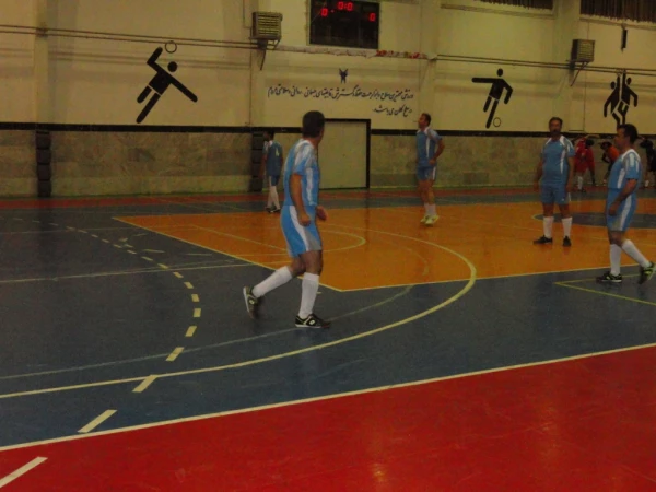 پیروزی تیم  کارکنان و اساتید در مسابقات فوتسال 3