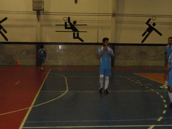 پیروزی تیم  کارکنان و اساتید در مسابقات فوتسال 4