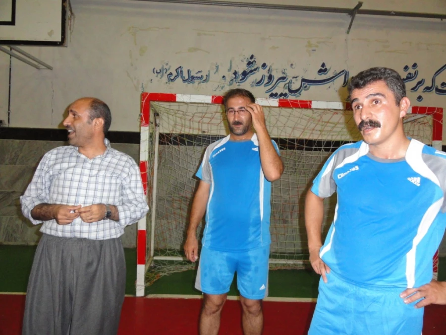 پیروزی تیم  کارکنان و اساتید در مسابقات فوتسال 9