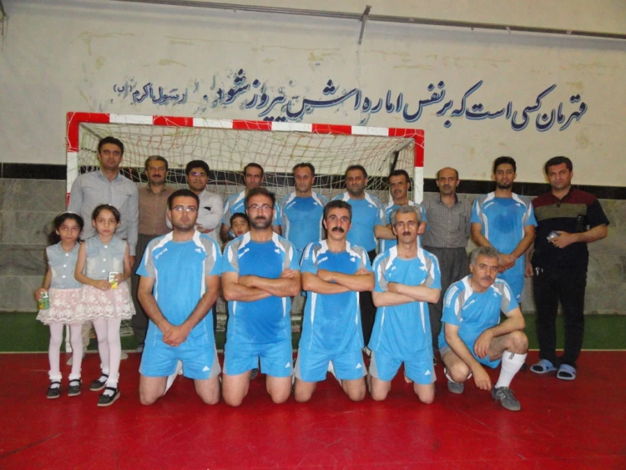 دومین برد تیم فوتسال کارکنان و اساتید دانشگاه فرهنگیان :

در مسابقات بین دانشگاهی استان کردستان جام رمضان 13