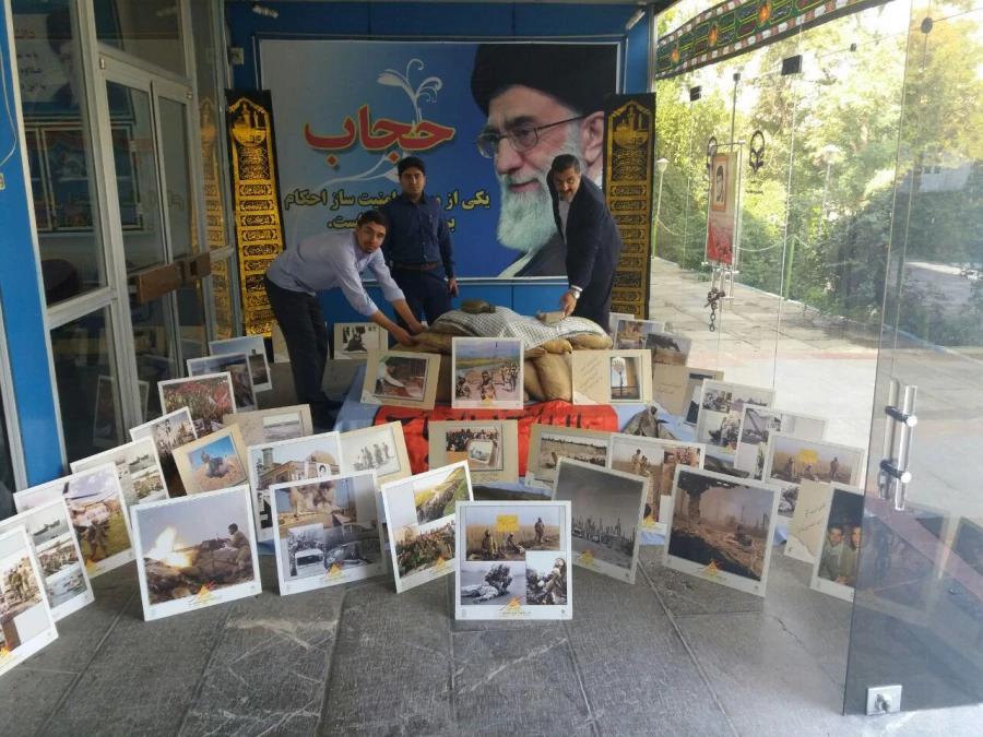 فضاسازی وبرپای نمایشگاه بمناسبت هفته دفاع مقدس در پردیس شهید مدرس به روایت تصویر 2