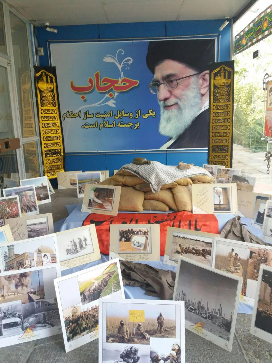 فضاسازی وبرپای نمایشگاه بمناسبت هفته دفاع مقدس در پردیس شهید مدرس به روایت تصویر 4