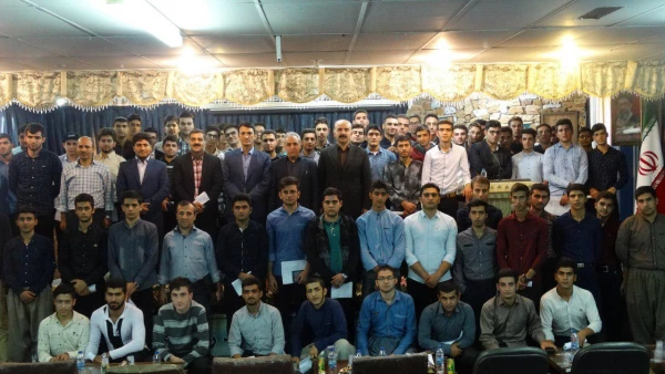 دکتر الماسی در آیین آغازیین / استقبال دانشجویان جدید الورود عنوان کرد

نظام آموزشی تدوین کننده آینده بهتر برای کشور است 2