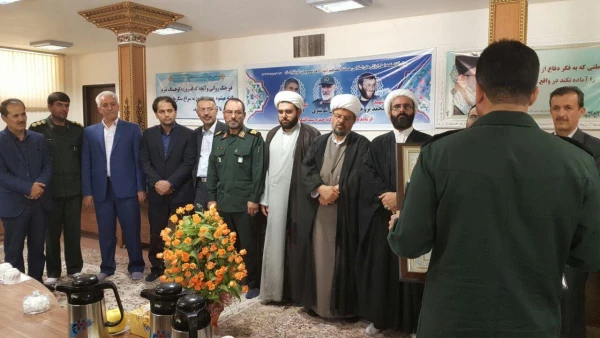 در دیدار روسای دانشگاه های استان کردستان با فرمانده سپاه بیت المقدس کردستان مطرح شد:

ما دانشگاهیان همه پاسدار هستیم 2