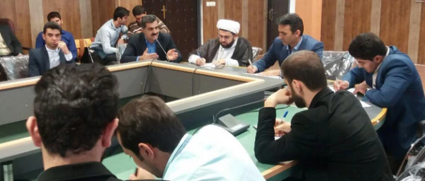 به روایت تصویر:

جلسه هماهنگی دبیران و اعضای هیت موسس کانون های دانشجویی پردیس شهید مدرس کردستان  2