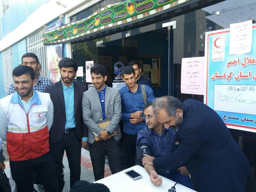 پریایی ایستگاه سلامت به مناسبت هفته سلامت روان در پردیس شهید مدرس سنندج  13