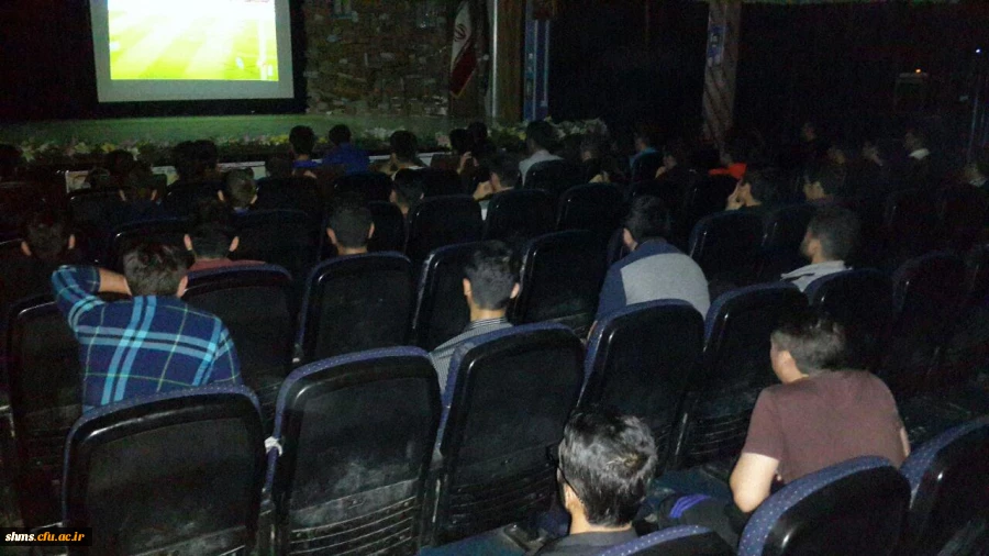 به همت کانون فضای مجازی و نمایش و تقد فیلم اتفاق افتاد:

حضور دانشجویان پردیس شهید مدرس در سالن همایش دانشگاه و تماشای دربی 85 تهران 

 5