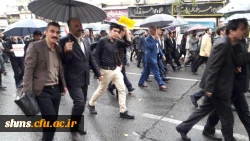 فریادهای بلند استکبار ستیز دانشگاه فرهنگیان استان کردستان همگام با مردم شهر زیر بارش شدید باران 3