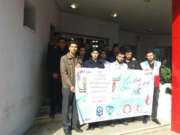 حرکت خداپسندانه دانشجویان پردیس شهید مدرس کردستان؛

اهدای خون توسط جمعی از دانشجویان و پرسنل پردیس شهید مدرس کردستان 6