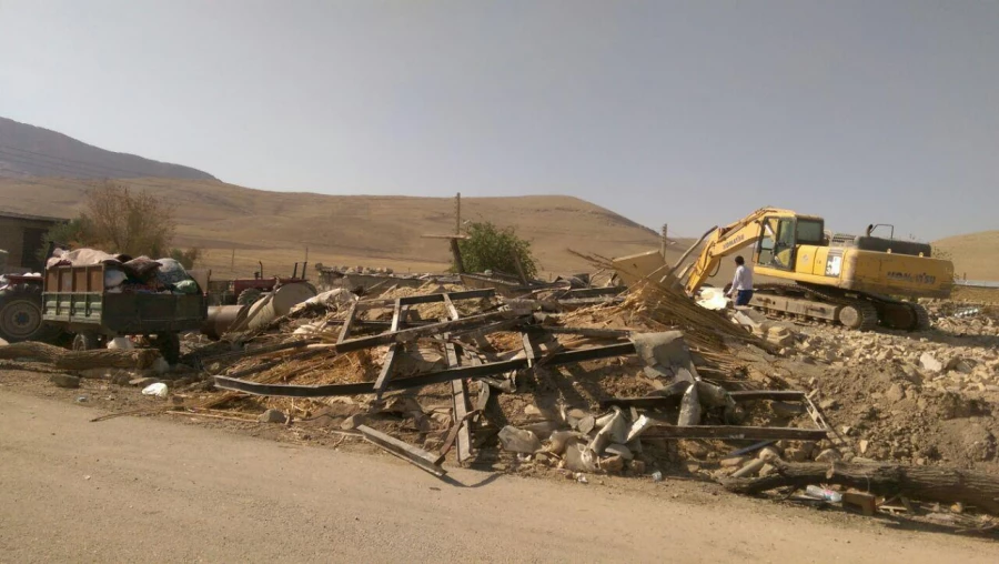 زیبایی،  بر بستر فاجعه

دیداری تلخ و شیرین| اعضای هیأت علمی دانشگاه فرهنگیان کردستان | با مردمان آسیب دیده زلزله اخیر استان کرمانشاه 5