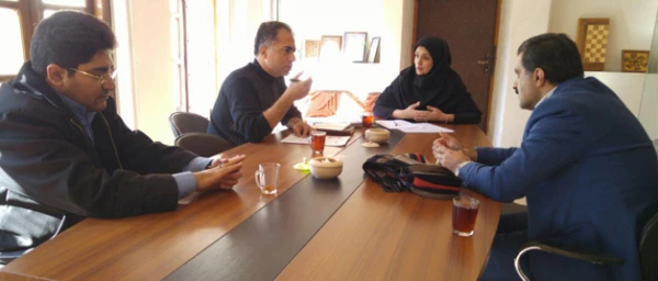 در راستای برگزاری کلاسهای فوق برنامه دانشجویان،

تفاهم نامه پردیس شهید مدرس سنندج  و سازمان صنایع دستی و گردشگری استان کردستان منعقد گردید. 2