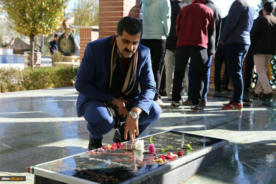 غبارروبی نومعلمان پردیس شهید مدرس کردستان  از مزار  شهدای گمنام  استان کردستان
 5