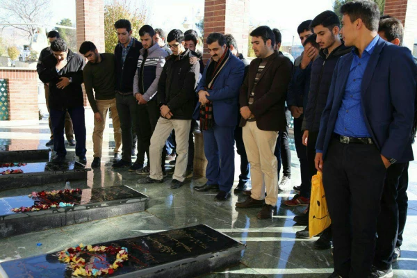 غبارروبی نومعلمان پردیس شهید مدرس کردستان از مزار شهدای گمنام استان کردستان 4