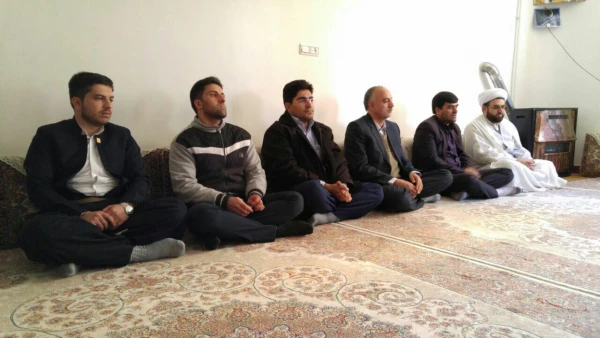 به همت بسیج دانشجویی پردیس شهید مدرس سنندج

با خانواده معظم و معزز شهید دانشجو  |حیدرعزیزی | 2