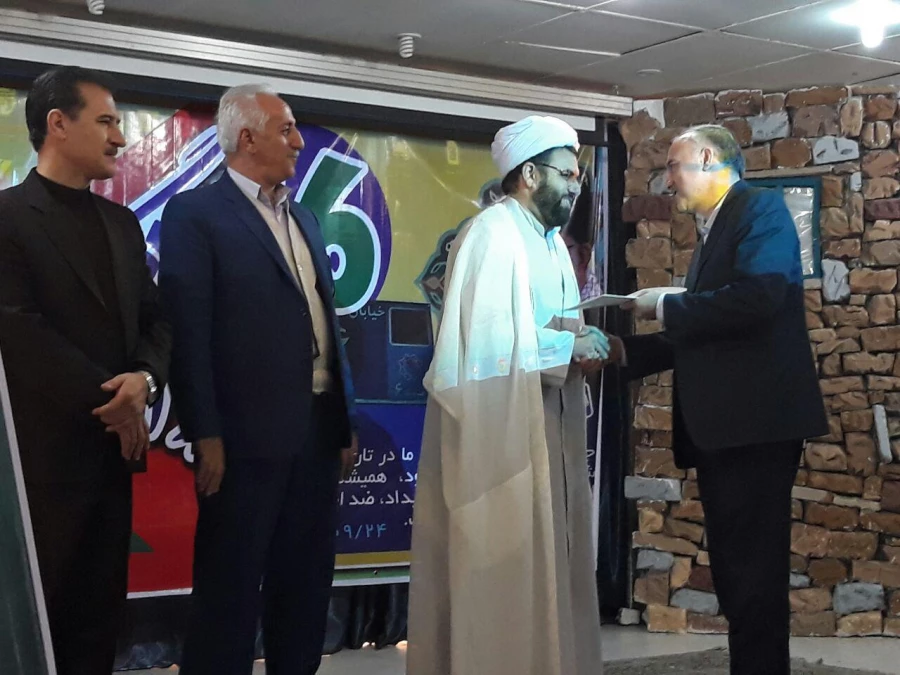 تقدیر واهدا لوح سپاس سرپرست دانشگاه فرهنگیان استان کردستان؛

از سرپرست و همکاران پردیس شهید مدرس سنندج به روایت تصویر 2