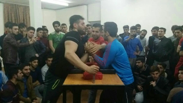 مسابقه خوابگاهی در خور تحسین دانشجویان؛

مسابقات مچ اندازی در پردیس شهید مدرس سنندج برگزار شد 3