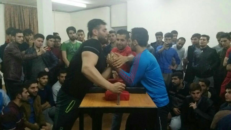 مسابقه خوابگاهی در خور تحسین دانشجویان؛

مسابقات مچ اندازی در پردیس شهید مدرس سنندج برگزار شد 3