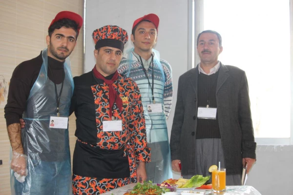 به مناسبت شب یلدا برگزار شد؛

 مسابقه آشپزی در خوابگاه های دانشجویی دانشگاه فرهنگیان پردیس شهید مدرس کردستان 14