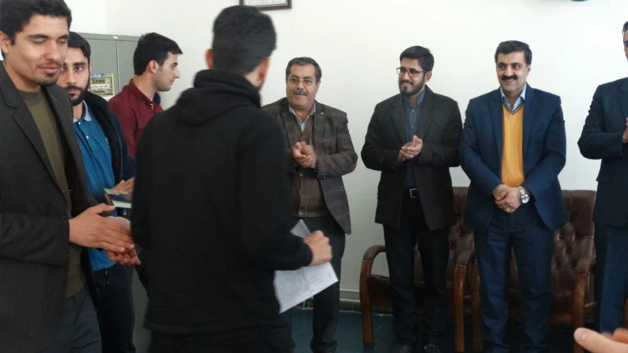 در دفتر بسیج دانشجویی پردیس شهید مدرس برگزار شد

 تجلیل از مقام آوران فرهنگی و ورزشی با حضور دکتر مسعود الماسی  2