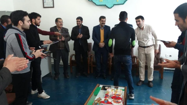 در دفتر بسیج دانشجویی پردیس شهید مدرس برگزار شد

 تجلیل از مقام آوران فرهنگی و ورزشی با حضور دکتر مسعود الماسی  6