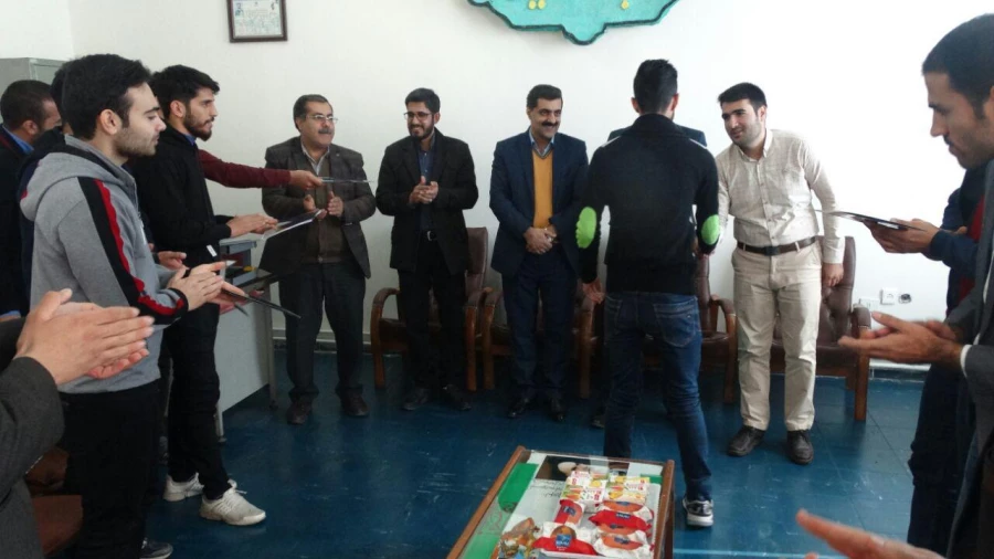 در دفتر بسیج دانشجویی پردیس شهید مدرس برگزار شد

 تجلیل از مقام آوران فرهنگی و ورزشی با حضور دکتر مسعود الماسی  6