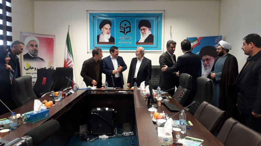 مسئولین دانشگاه فرهنگیان کردستان از سوی؛

دکتر خاکی با اهدا لوح سپاس از  تلاش های آنان تقدیر کرد 3