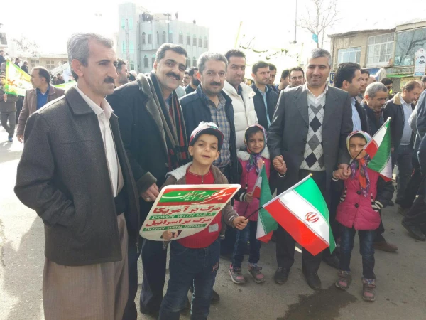 حماسه سازی باشکوه دانشگاه فرهنگیان در 22 بهمن ؛

کردستان ثابت کرد پای انقلاب ایستاده است 17