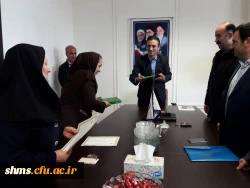 به مناسبت روز زن برگزار شد؛

دکتر مسعود الماسی ازبانوان کارمند پردیس شهید مدرس کردستان تجلیل نمود 2