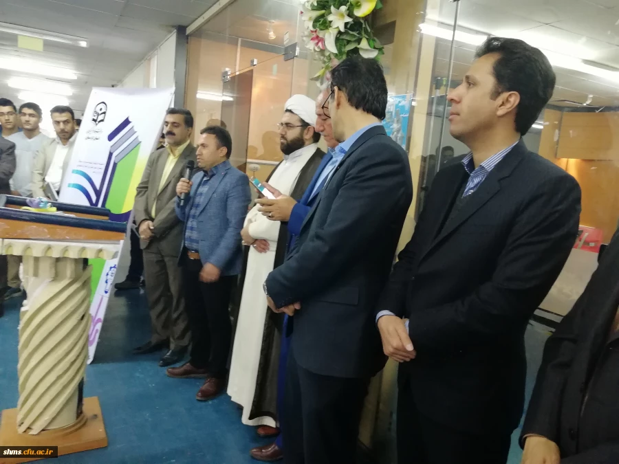 در آستانه روزهای  مشاور و شورا برگزارشد

|نمایشگاه صنایع دستی و کتاب| آثاری از هنرمندان سطح شهر و دانشجویان پردیس شهید مدرس کردستان 5