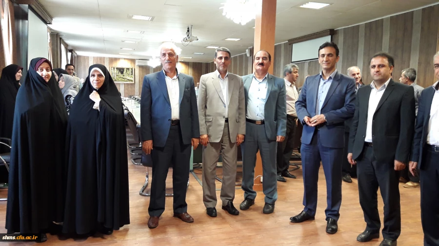 به روایت تصویر ؛

خداحافظی سرپرست پردیس شهید مدرس سنندج، با استادان و کارکنان دانشگاه فرهنگیان کردستان 8