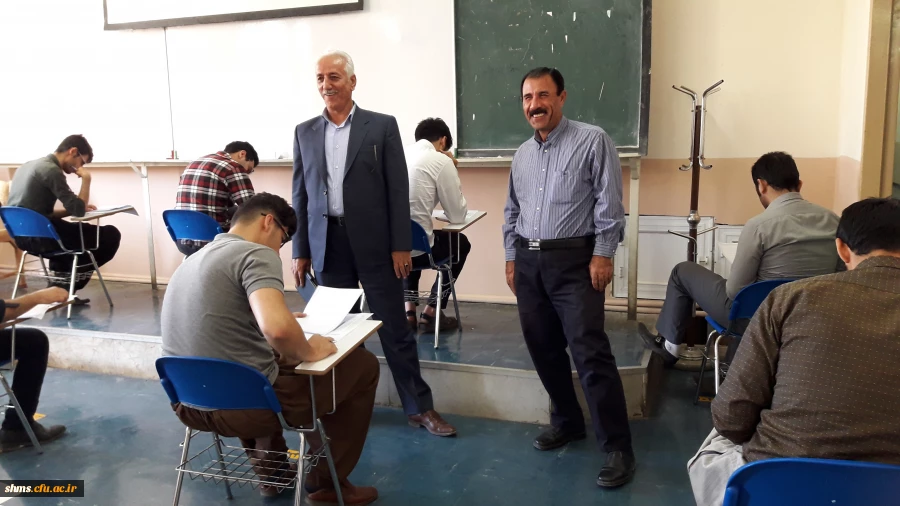 بازدید دکتر یحیی معروفی

از روند برگزاری  آزمون ها   در پنجمین روز  امتحانات پایان ترم  پردیس شهید مدرس کردستان 10