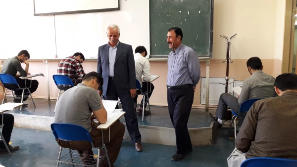 بازدید دکتر یحیی معروفی

از روند برگزاری  آزمون ها   در پنجمین روز  امتحانات پایان ترم  پردیس شهید مدرس کردستان 11