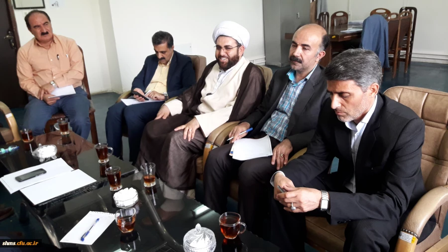 در دفتر معاون توسعه ودانشجویی پردیس شهید مدرس کردستان برگزار شد:

جلسه هماهنگی برگزاری جشن دانش آموختگی دانشجویان ورودی 1393 3