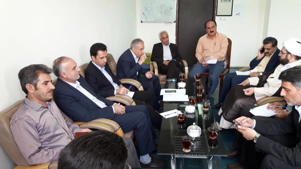 در دفتر معاون توسعه ودانشجویی پردیس شهید مدرس کردستان برگزار شد:

جلسه هماهنگی برگزاری جشن دانش آموختگی دانشجویان ورودی 1393 5