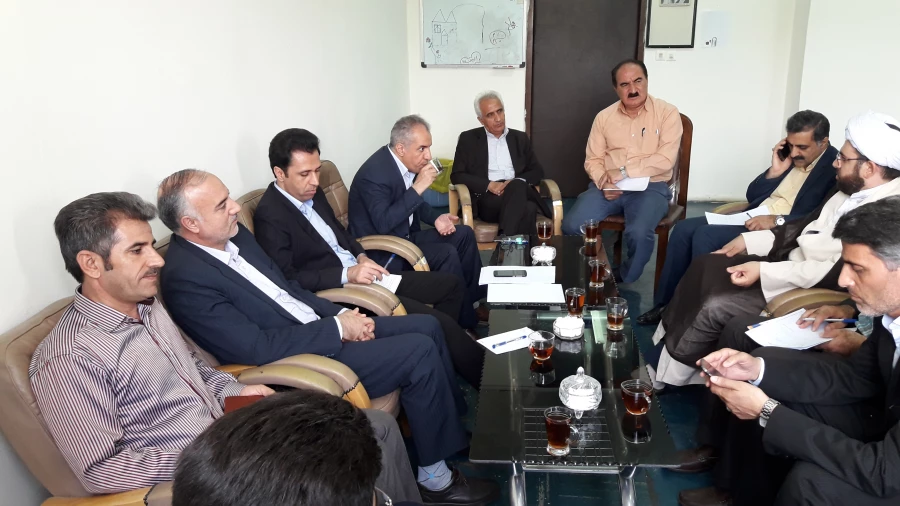 در دفتر معاون توسعه ودانشجویی پردیس شهید مدرس کردستان برگزار شد:

جلسه هماهنگی برگزاری جشن دانش آموختگی دانشجویان ورودی 1393 5