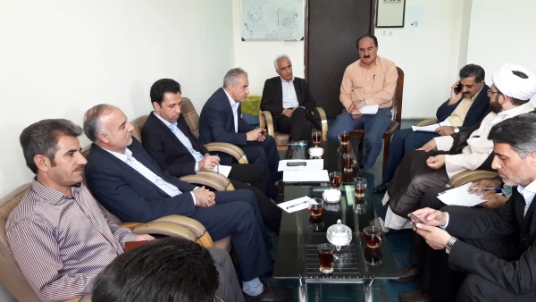 در دفتر معاون توسعه ودانشجویی پردیس شهید مدرس کردستان برگزار شد:

جلسه هماهنگی برگزاری جشن دانش آموختگی دانشجویان ورودی 1393 6